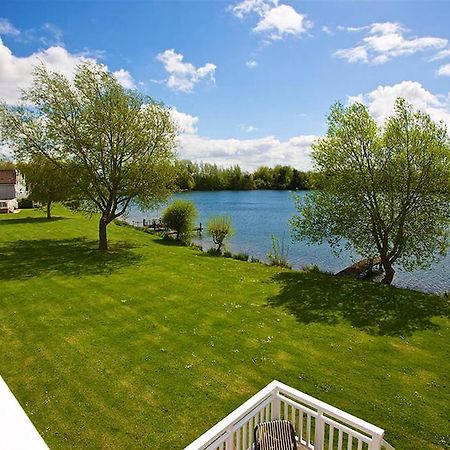 Caterina Lake Lodge South Cerney Zewnętrze zdjęcie