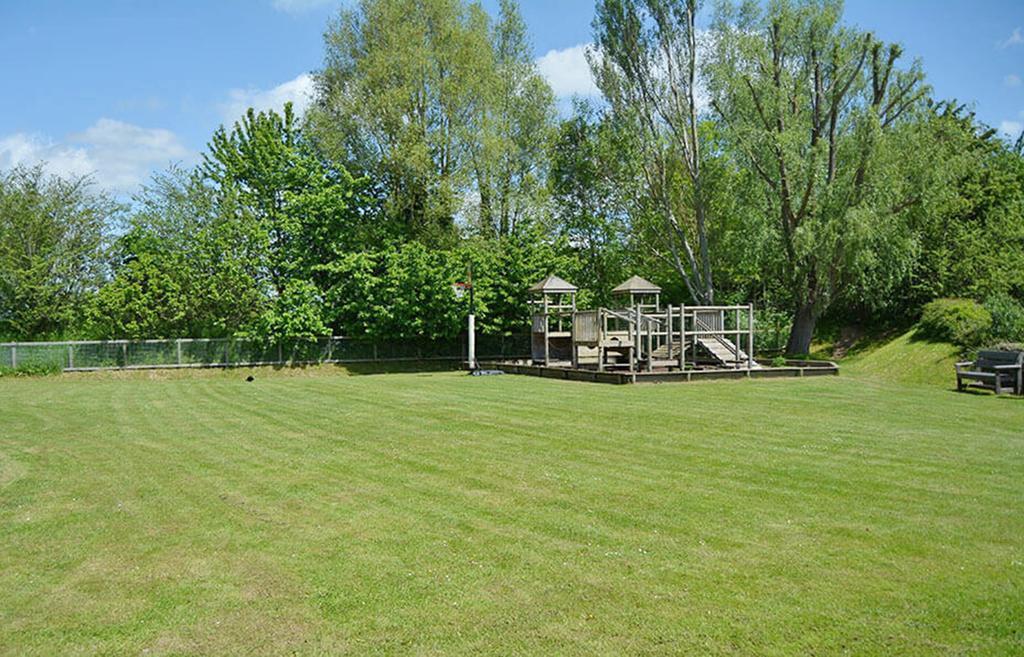 Caterina Lake Lodge South Cerney Zewnętrze zdjęcie