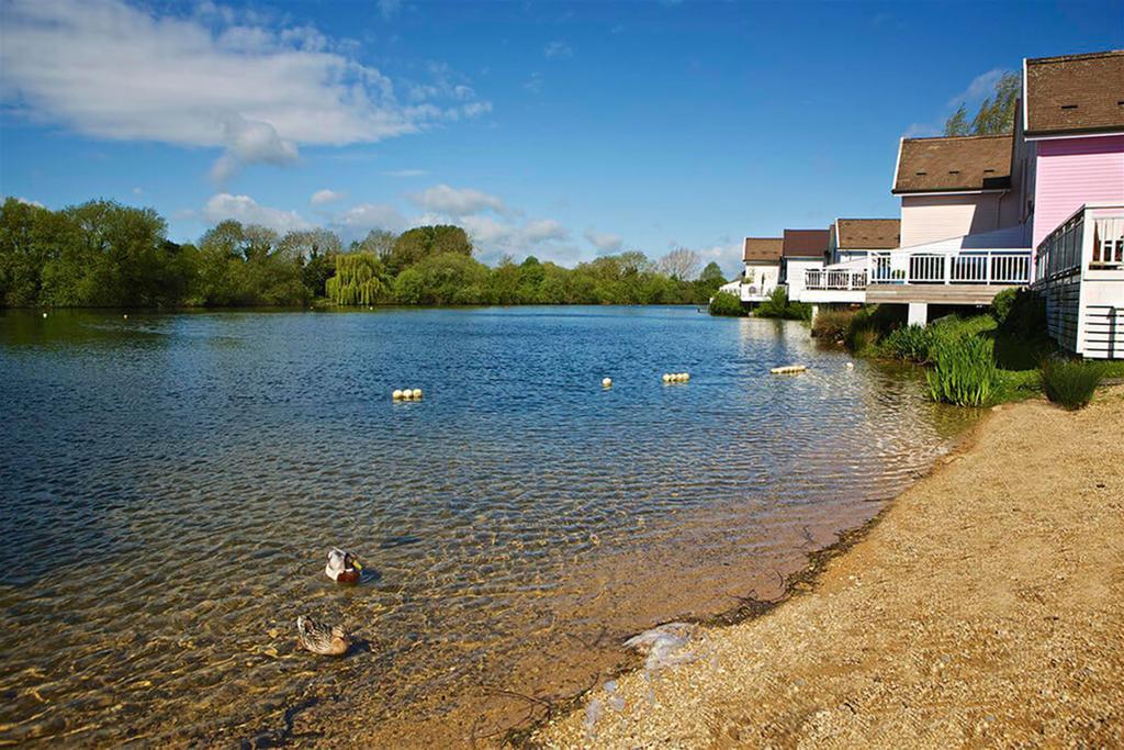 Caterina Lake Lodge South Cerney Zewnętrze zdjęcie